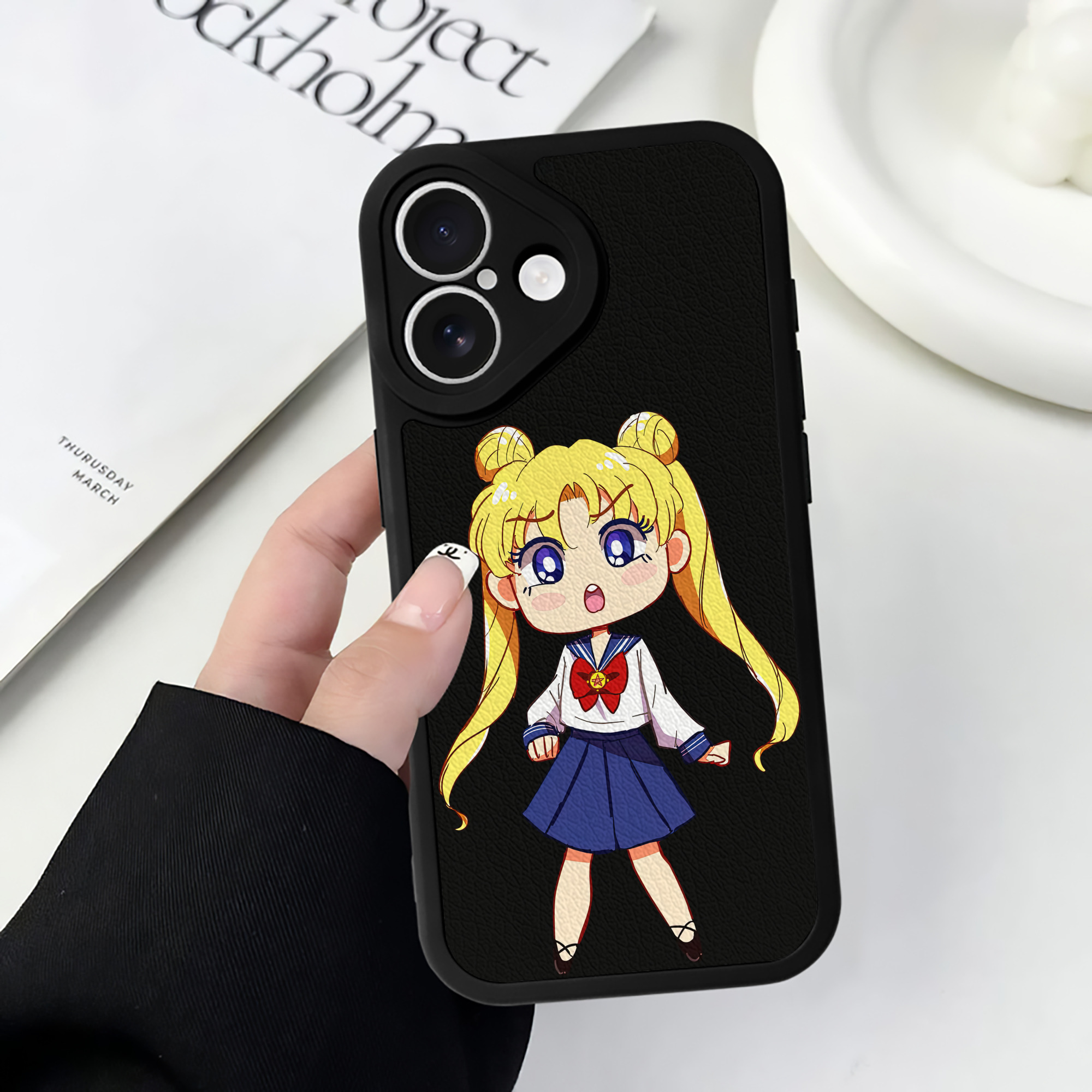 （画像用） 美少女戦士セーラームーン 愛野 美奈子 あいの みなこ Sailor Moon Aino Minako 【iPhone 16シリーズ対応】シリコンスマホケース（レザー調） 材質：シリコン